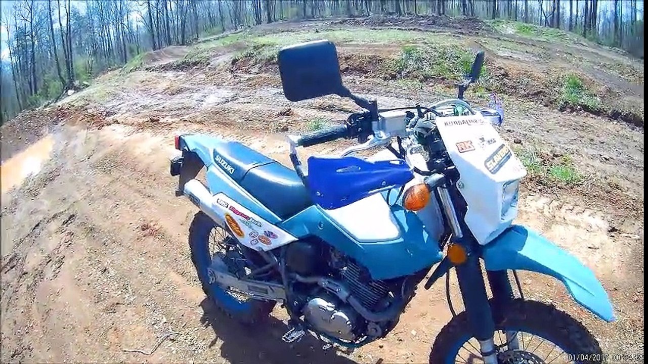 Suzuki DR200SE Exhaust and Review