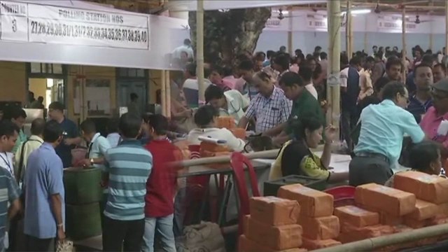 West Bengal Panchayat Elections के लिए Voting शुरू, सुरक्षा के कड़े इतंजाम । वनइंडिया हिंदी