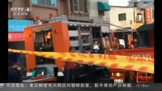 [中国新闻]台湾高雄发生6.7级地震 救援人员陪老人取药 楼内破损严重