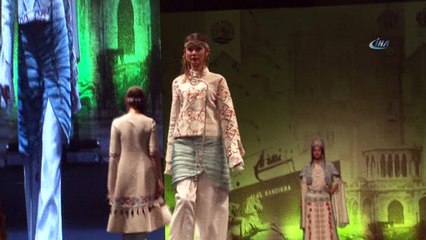 Feretiko bezinden 2 yılda yapılan ürünleri ünlü mankenler tanıttı