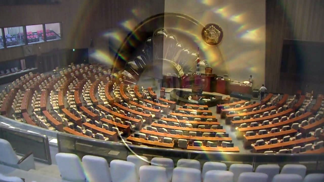 지금 국회는..."與 독재" vs "정치 갑질" / YTN