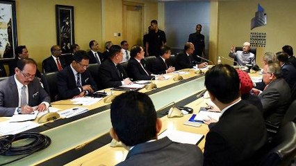 Dr Mahathir kicks off official duty as new PM with Govt top brass meeting