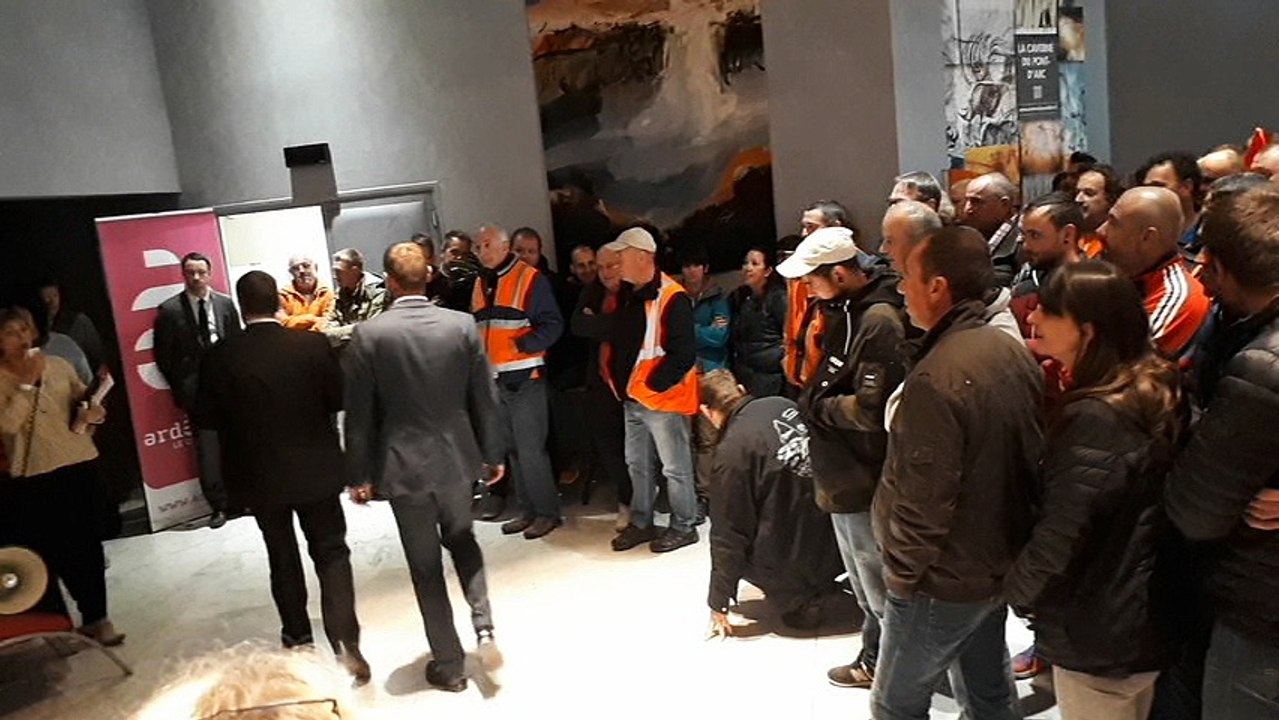 Ardeche  : près de 250 agents du Département se mobilisent contre la réforme de leur temps de travail