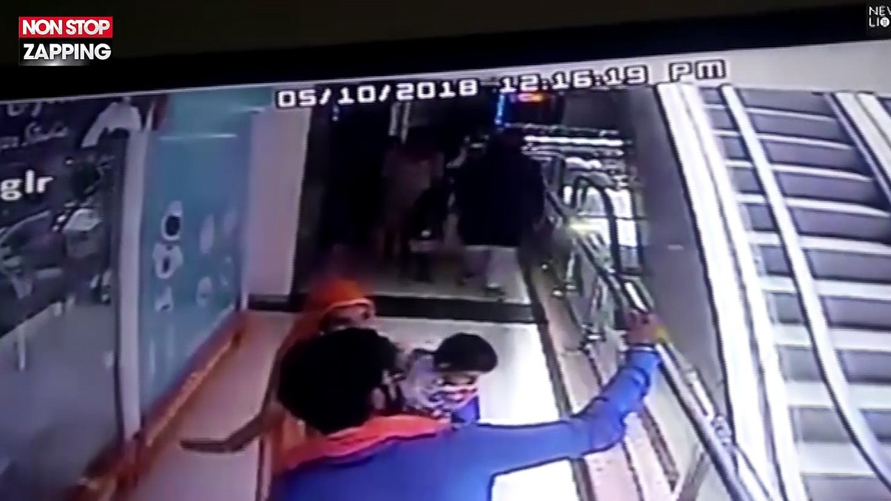 Inde : Un bébé meurt en chutant d'un escalator à cause d'un selfie de sa mère, la vidéo choc