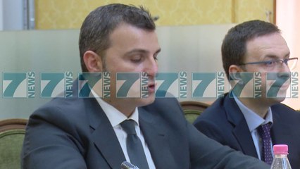 LUHATJET NE KURSIN E KEMBIMIT, FLET GUVERNATORI SEJKO - News, Lajme - Kanali 7