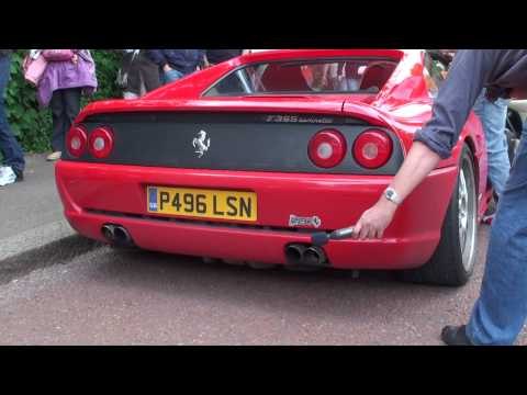 Ferrari F355 Berlinetta making an incredible sound