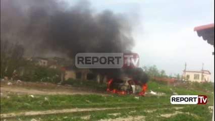 Report TV - Fier, plumba kallashnikovi lokalit, autorët djegin automjetin bashkë me armën
