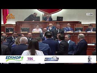 Flamur Noka hedh miell ne Parlament