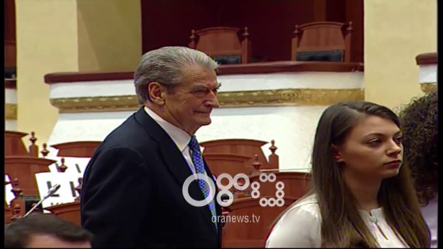 Ora News - PD e LSI bllokon foltoren, Flamur Noka hedh miell drejt Rames