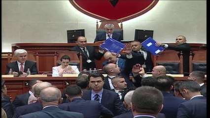 Pa Koment - Tension në Parlament - Top Channel Albania - News - Lajme