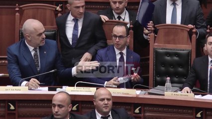 Report TV - Ministri Bushati derdh shishen e ujit drejt deputetëve të opozitës, Rama e kritikon