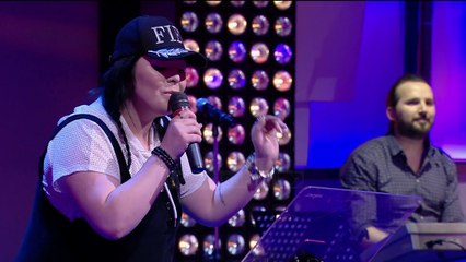 Fifi këndon "Like a virgin", të Madonna, live në Top Shoë Magazine!