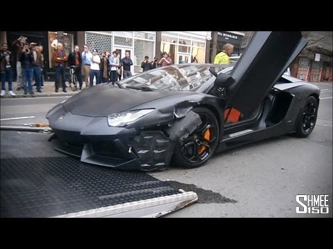 Wrecked Lamborghini Aventador in London - Loaded onto Truck