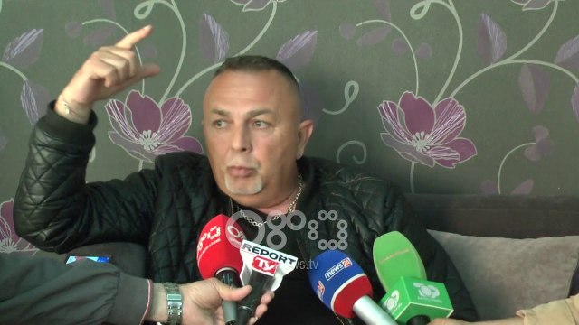 Ora News - Fqinjët e pronarit në Fier: Në lokal rrinë mësues e nxënës, do kishte ndodhë kastrofa!