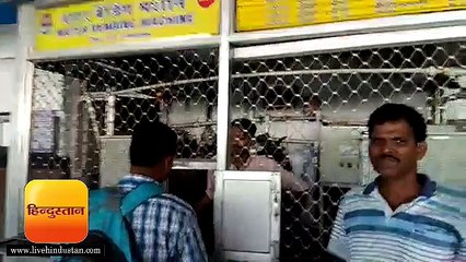 टाटानगर स्टेशन पर यात्रियों को नहीं मिल रहा ठंडा पानी