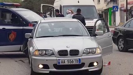 Download Video: Vlorë, furgoni i policisë përplaset me një automjet - Top Channel Albania - News - Lajme