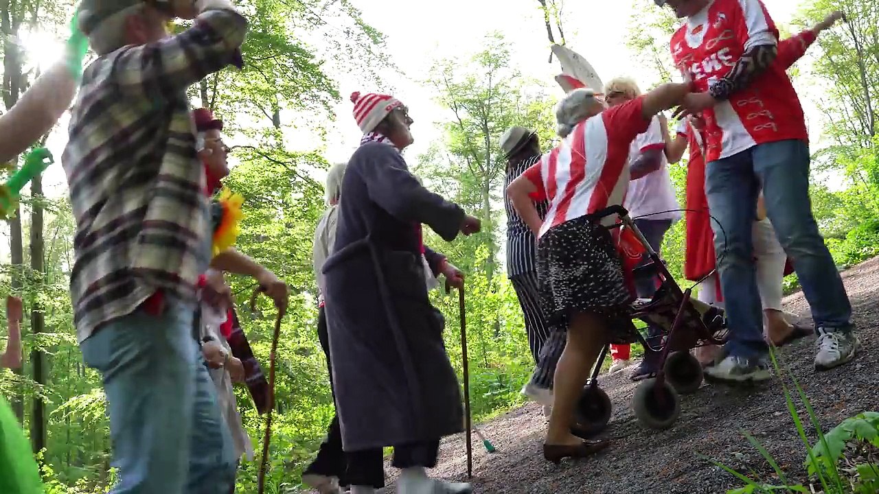 HALBANGST: Danke für den Aufstieg!
