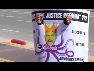 Ora News - Protesta para kryeministrisë: Zonja Mogherini mos çel negociatat pa liruar kuksianët