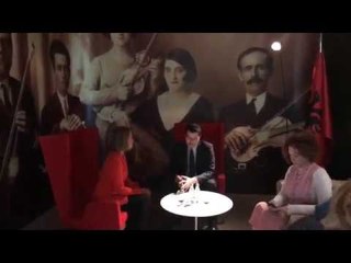 Ora News - Kryqëzohen rrugët, Basha e Mogherini takohen në aeroport