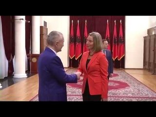 Ora News - Meta pas takimit me Mogherinin: Rekomandimi të shërbejë si katalizator i unitetit