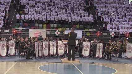 1919 Kişilik Koro Marşları Seslendirdi