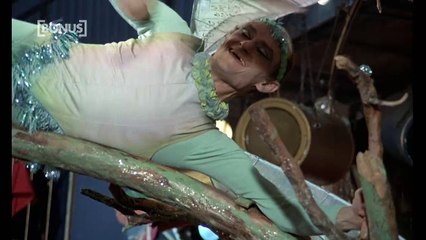 Bonus Elle boit pas, elle fume pas, elle drague pas, mais elle cause