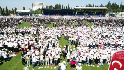 Stadyumda dev okuma şenliği havadan görüntülendi