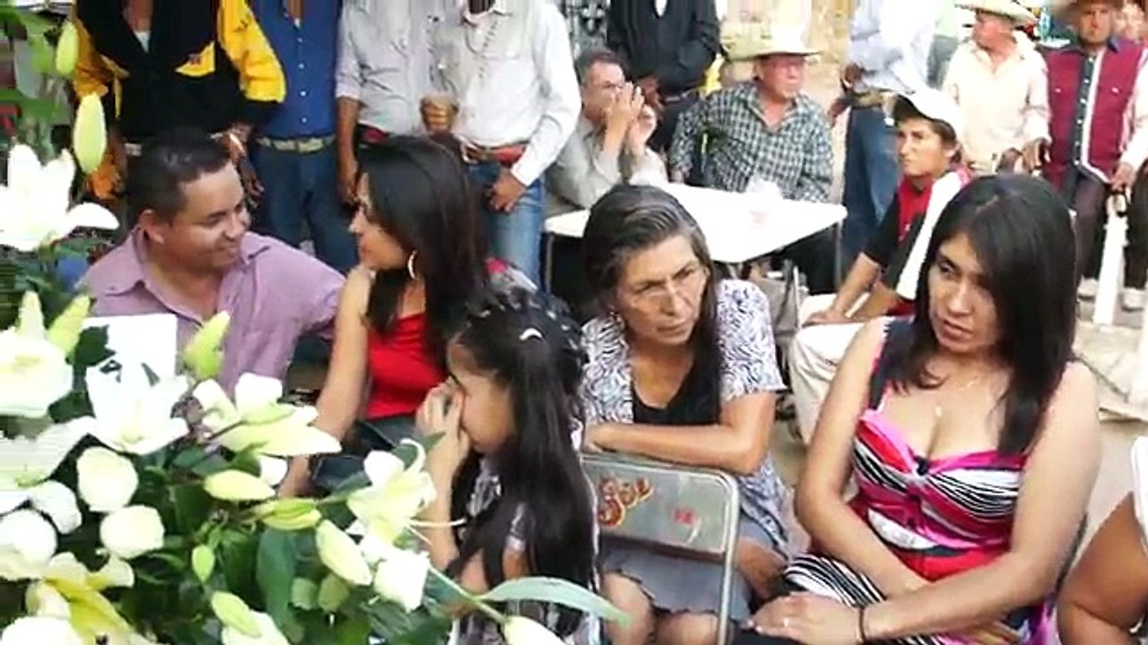 GRUPO SALVAJE DEL CUAJILOTE MICHOACAN TOCANDO EN ARROYO GRANDE GRO MPIO DE CUTZAMALA # 4