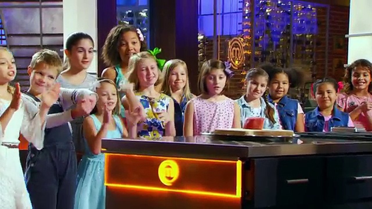 Gordon Ramsay Demonstrates How To Cook Filet Mignon | Season 6 Ep. 1 | MASTERCHEF JUNIOR