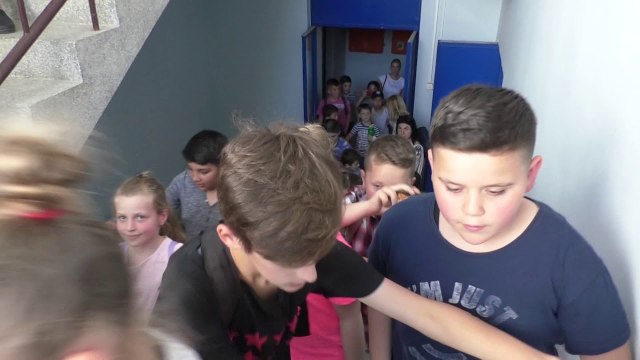 150 nxënës të Shkollës ''Emin Duraku'' vizitojnë stacionin e filtrimit të ujit - Lajme