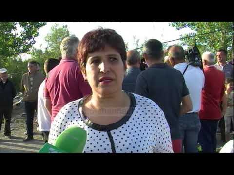 Protestë kundër kanalit, banorët e Shkozetit: Po na sëmur - Top Channel Albania - News - Lajme
