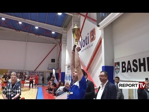 Report TV - Erzeni shpallet kampion i Shqipërisë në volejboll për meshkuj pas 19 vjetësh!