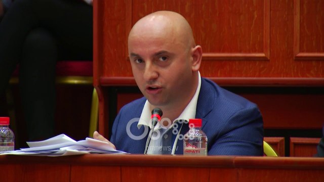 Ora News - Teatri dhe parku 'Rinia', PD-LSI bojkot këshillit bashkiak