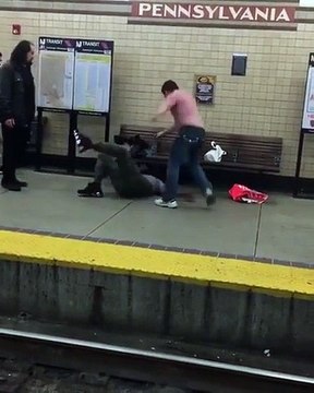 Ils passent de pires ennemies à potes en quelques secondes