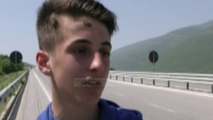 Rreziku vjen nga rruga, fëmijët pa mundësi kalimi në Kukës - Top Channel Albania - News - Lajme