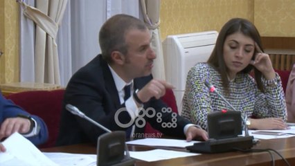 Ora News - De-euroizimi, Haxhinasto: BSH të ndërhyjë për të ndalur zhvlerësimin e euros