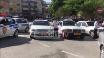 Report TV - Protesta e taksistëve vlonjatë: Bashkia të largojë mjetet e palicensuara