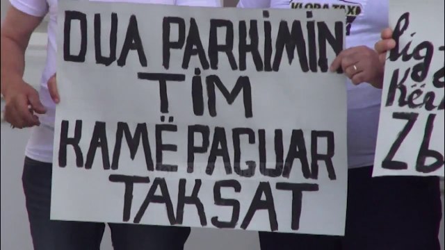 1 Maji, taksistët e Vlorës protestojnë para bashkisë - Top Channel Albania - News - Lajme