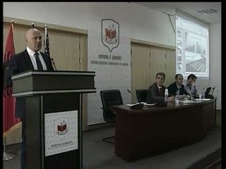 Ardian Gjini flet për sanimin e gropave nëpër rrugët e Gjakovës