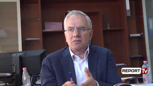 Report TV - Durrës, Xhaferri i PD-Dakos: Je i lehtë, kam fituar 4 herë