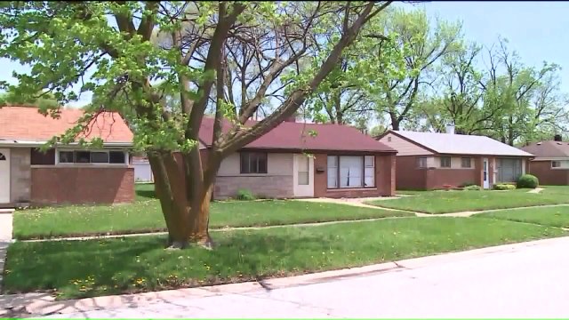 Woman Trying to Sell House Finds Family Living Inside, Paying Rent to Mystery Landlord