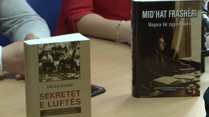 Shkrimtarët nga Shqipëria Uran Butka dhe Erald Krapi promovojnë librat e tyre në Gjakovë - Lajme