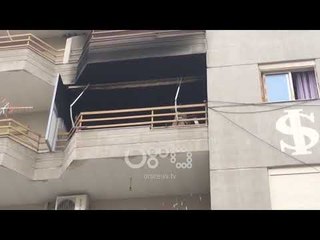 Ora News -Fier, biznesmenit i digjet banesa me 5 litra benzinë