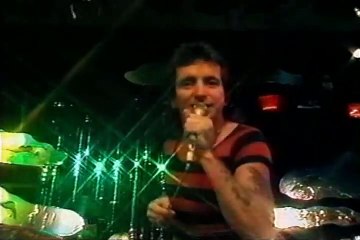 AC/DC - TNT (Live with Bon Scott)