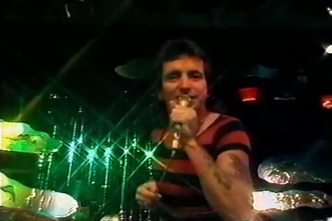 AC/DC - TNT (Live with Bon Scott)