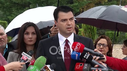 下载视频: Ora News - PD ligj në Kuvend për ndalimin e portretit të Enver Hoxhes