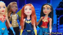 Harley Quinn Stops 2017 from Coming - Superheroes Supergirl Wonder Woman Batgirl Elsa Disney