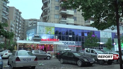 Download Video: Report TV - I ngacmuan të fejuarën, i riu përleshet me tre të rinj në Tiranë, plagoset çifti