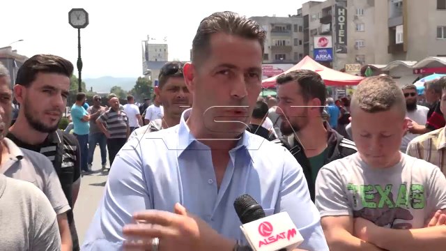 Продавачите на цвеќиња протестираат поради преместувањето на тезгите