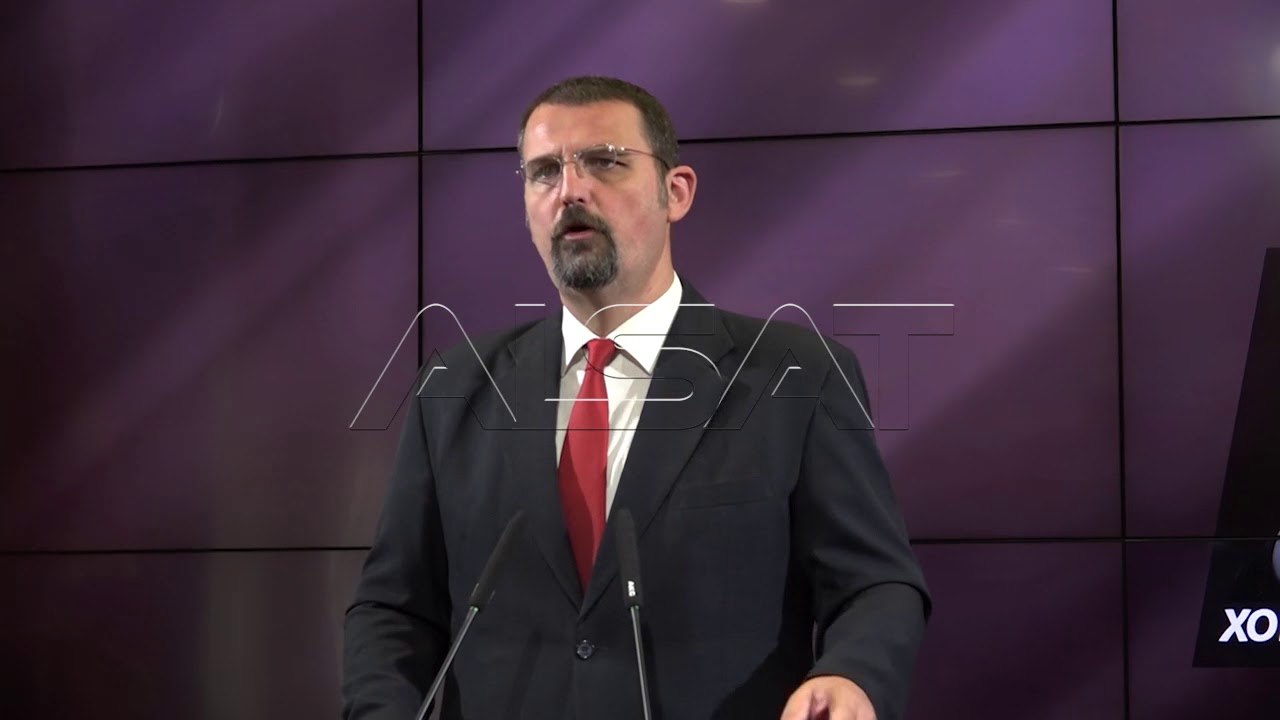 ВМРО-ДПМНЕ продолжува со обвинувања за именувањ...